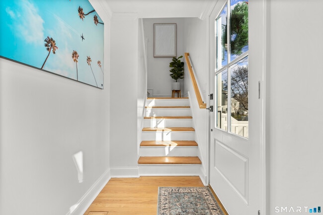 Building Photo - 180 Ruane St