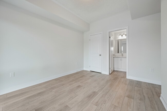 Building Photo - 37 Reverie Way