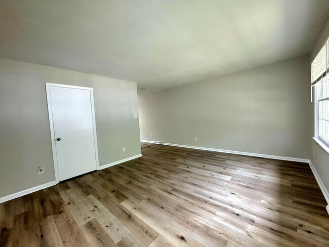 Foto del edificio - Beautiful 2 Bedroom Condo/Duplex in Charlotte