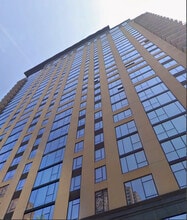 Building Photo - 833 N Clark St