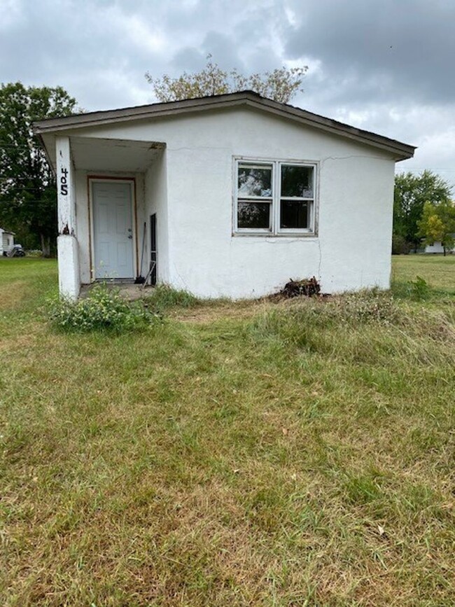 Building Photo - 1 Bedroom, 1 Bathroom Single Family Home i...