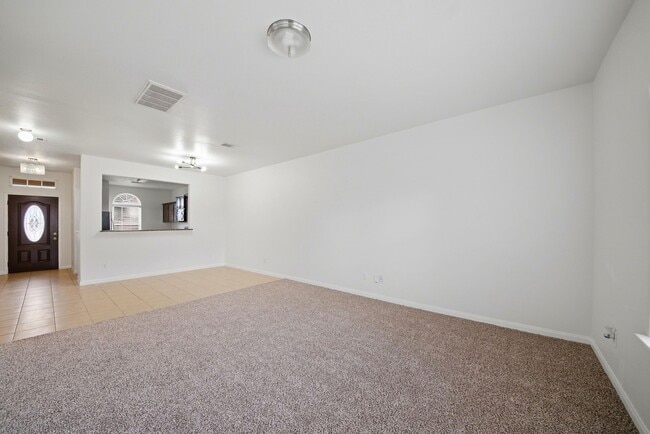 Building Photo - 2006 Quiet Palm Ln