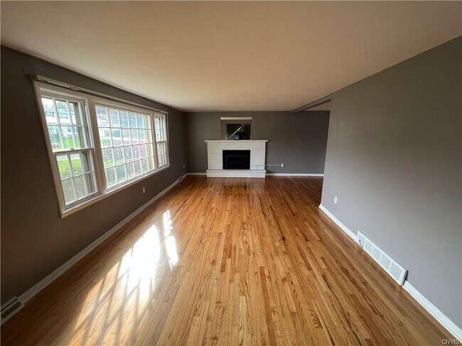 Foto del edificio - 417 Blueberry Ln