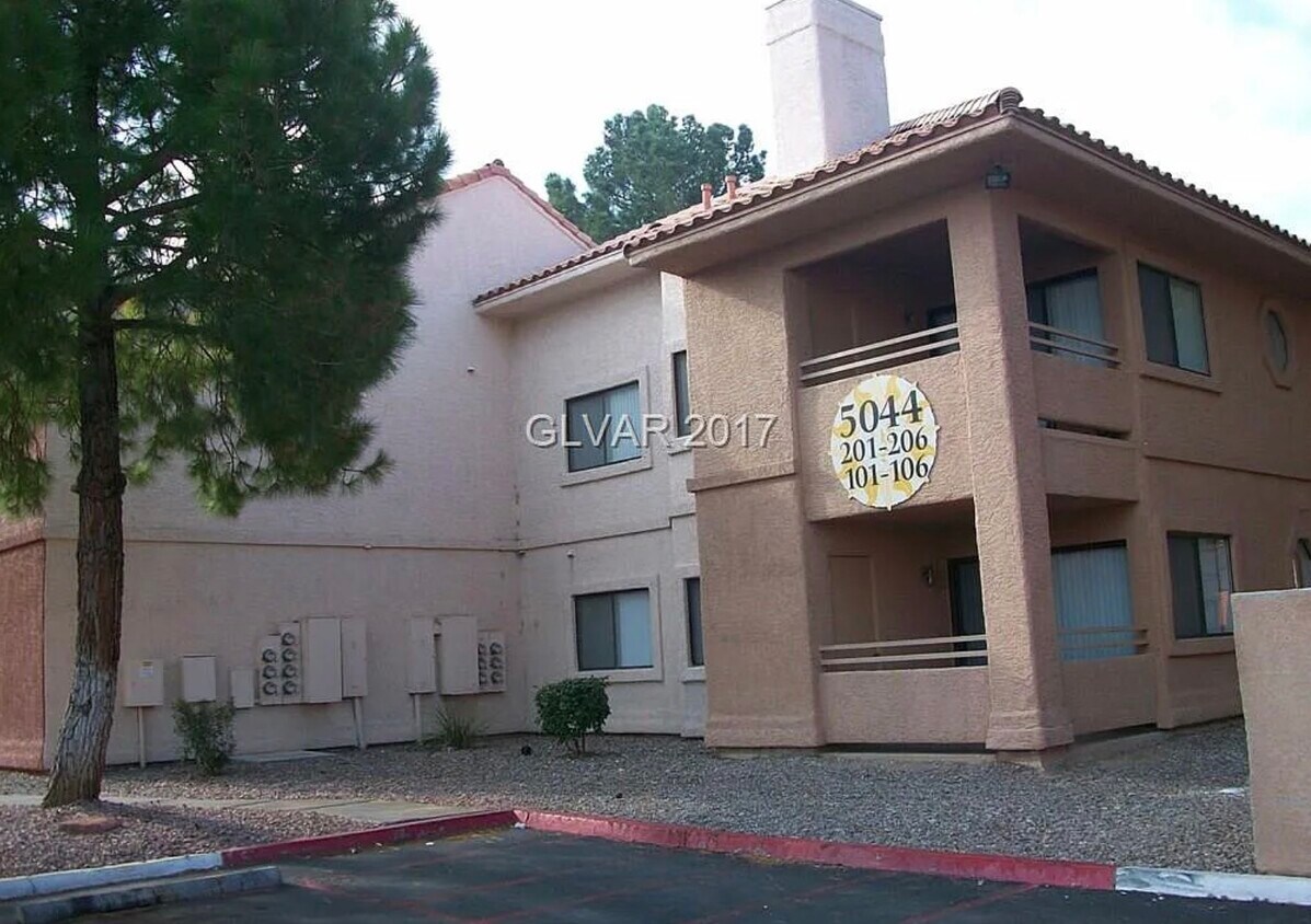 5044 S Rainbow Blvd, Las Vegas, NV 89118 Townhome Rentals in Las Vegas NV