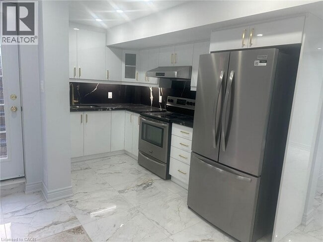 Building Photo - 5349 Tenth Line W