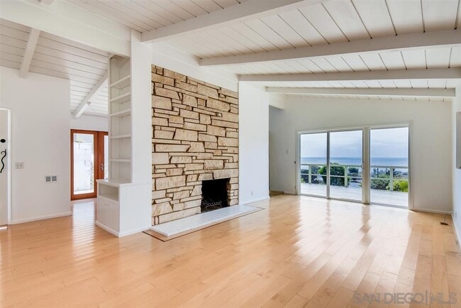 Building Photo - 5666 Linda Rosa Ave