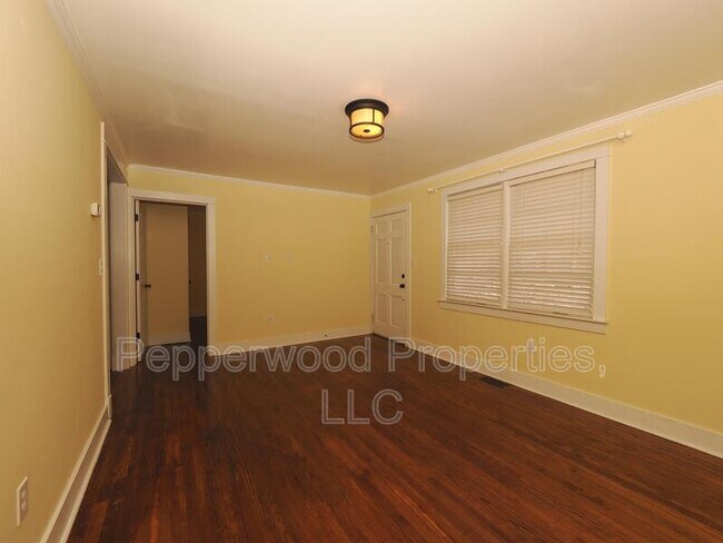 Foto del edificio - 543 Cecil Ct