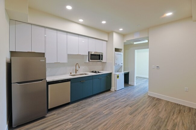 Interior Photo - Orion 1037 Dewey