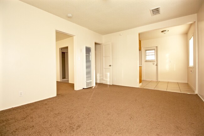 Foto del edificio - 3881 Martin Luther King Jr Blvd