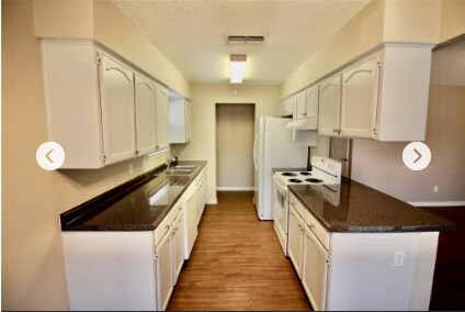 Building Photo - 6461 N Park Dr