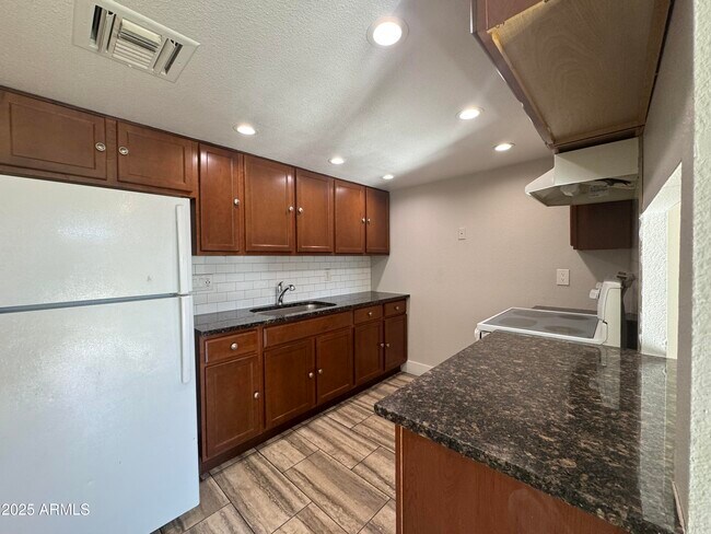 Foto del edificio - 6814 N 35th Ave