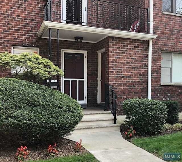 Foto del edificio - 109 Meadowbrook Rd