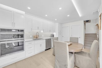 Building Photo - 1208 12th Ct