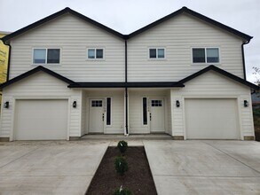 Building Photo - 1006 Peach Rd