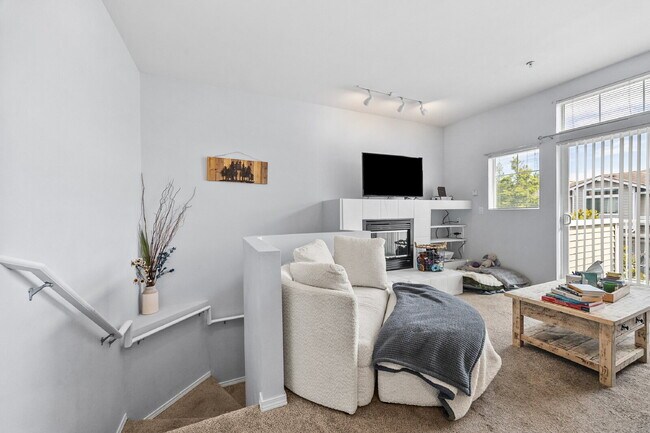Foto del edificio - Cozy, modern, and will be READY TO MOVE-IN 8/1/2026.  Don't miss out on this beauty in Carrara of...