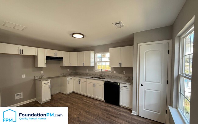 Photo - 785 Marianna St House