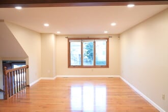 Building Photo - 88 Dana Ave