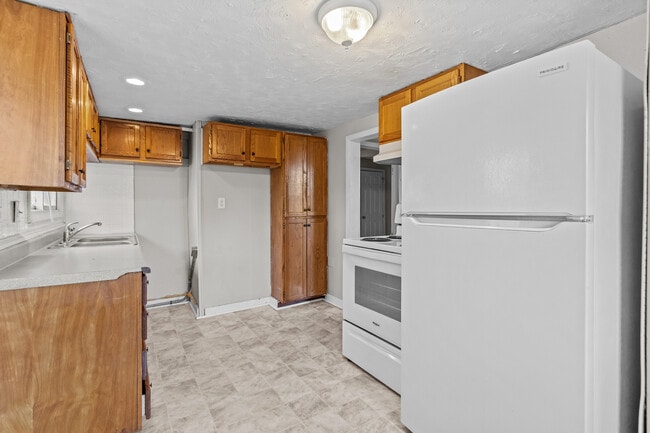 Building Photo - 1620 S Market St