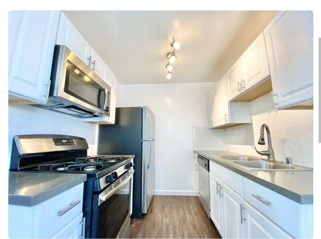 Foto del edificio - 1339 S Ogden Dr