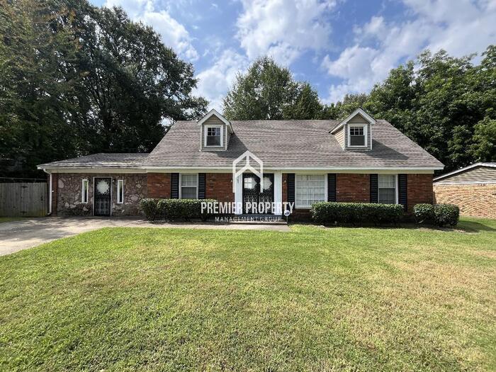 Primary Photo - 2065 St James Dr