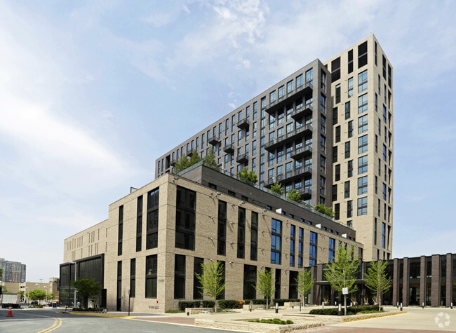 Building Photo - Signature Reston Town Center Apartments