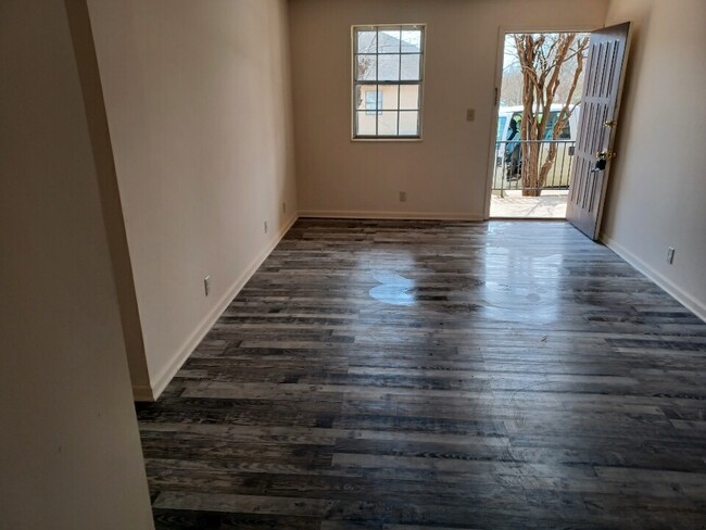 Foto del edificio - 901 Crosshill Dr