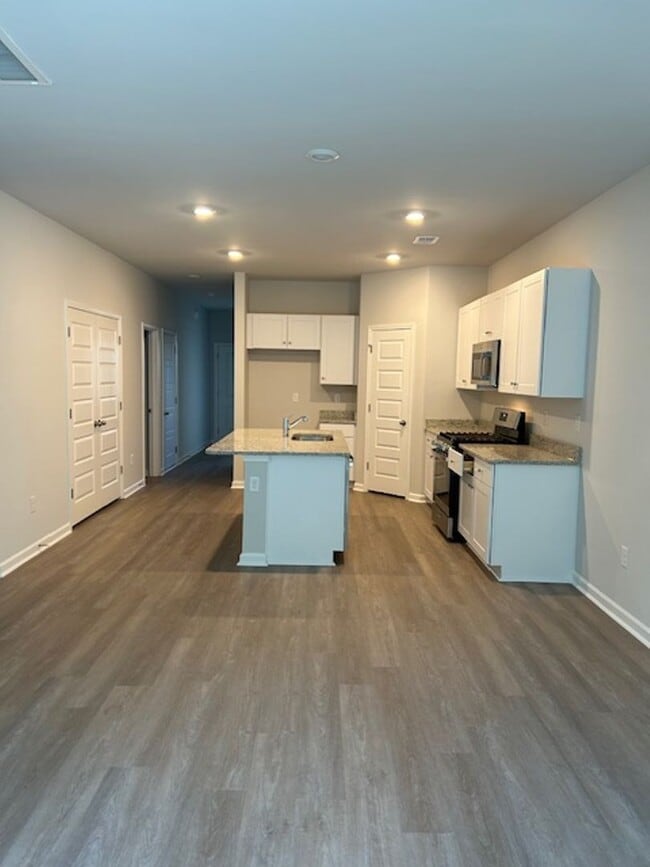 Building Photo - Forestbrook Estates