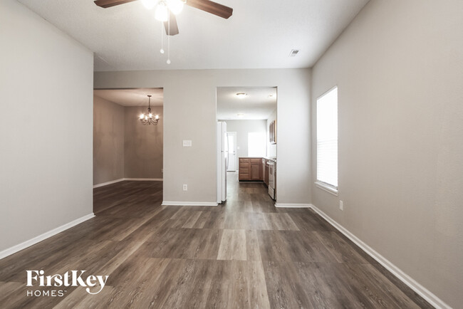 Building Photo - 8119 Corktree Dr