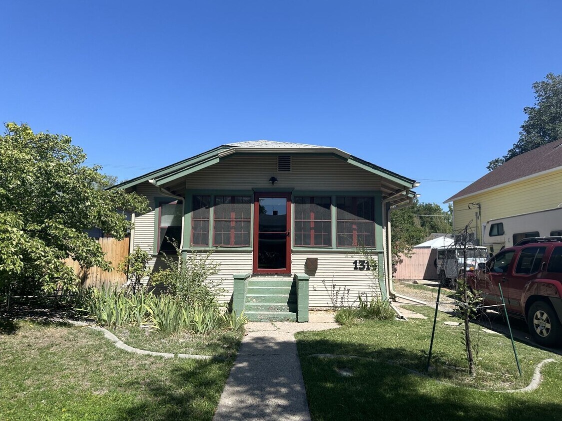 Foto principal - 2 bed 2 bath house