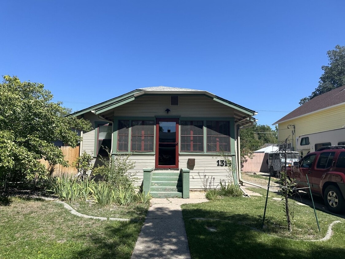 Primary Photo - 2 bed 2 bath house