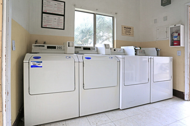 Laundry Room - Washington Street Apartments