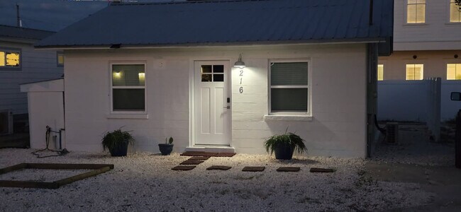 Foto del edificio - 216 La Paloma Pl