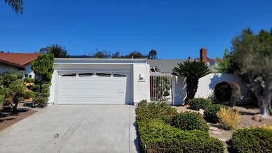 Building Photo - 6155 Syracuse Ln