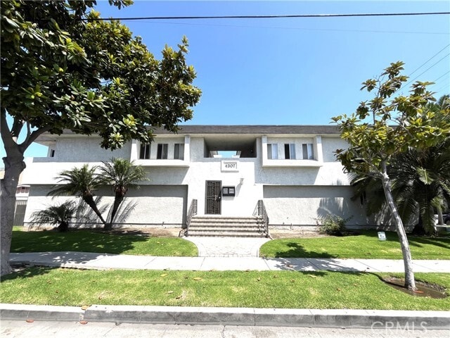 Primary Photo - 4307 W 142nd St