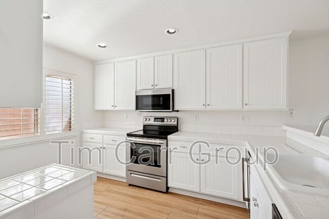 Building Photo - 440 Villa Point Dr