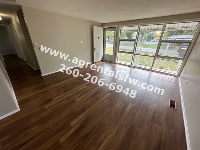 Building Photo - 3 bedroom house