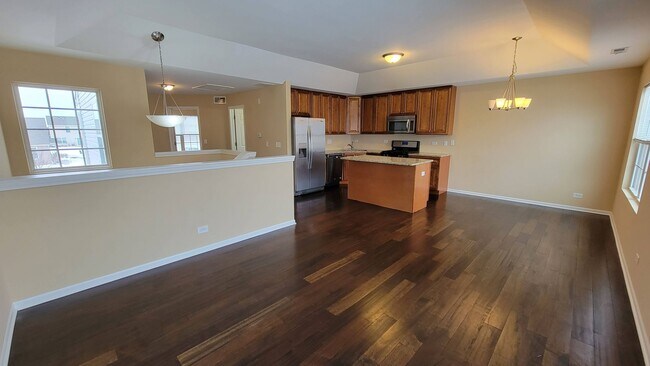Foto del edificio - UPGRADED 2 BEDROOM, 2 BATH HAMPSHIRE TOWNH...