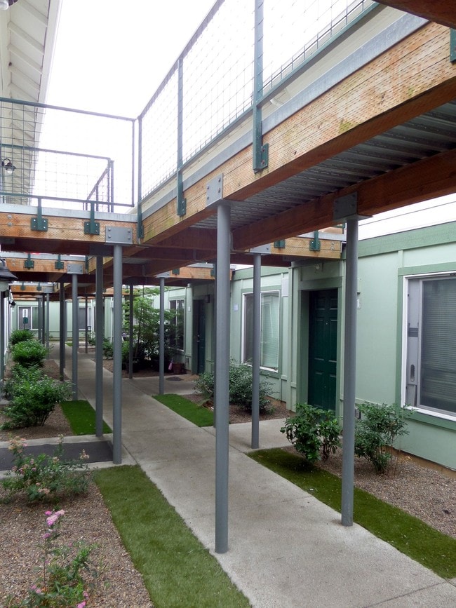 Courtyard 1st floor - Ash Street Courtyard