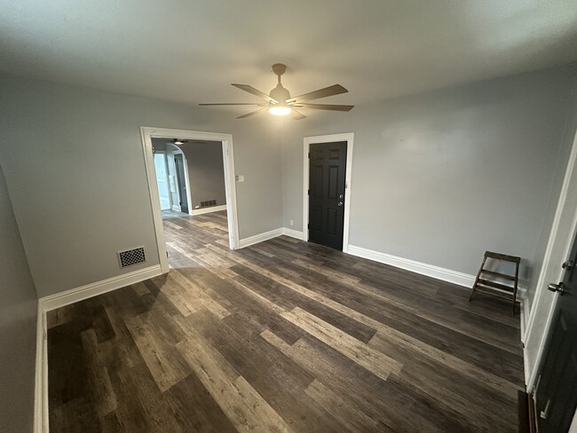 Living Room - 1058 Veronica Ave