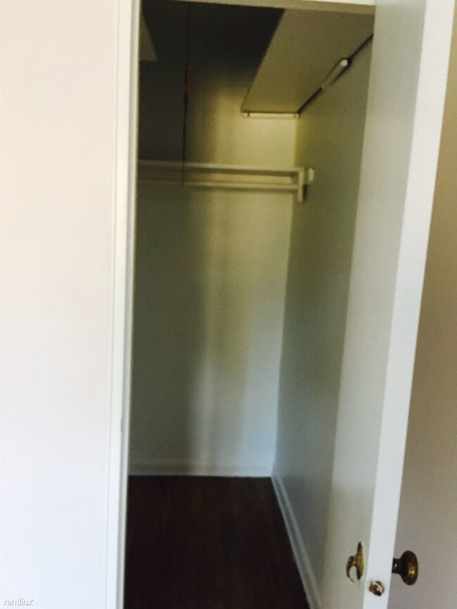 Foto del edificio - 2 br, 1 bath Apartment - 2518 33rd St