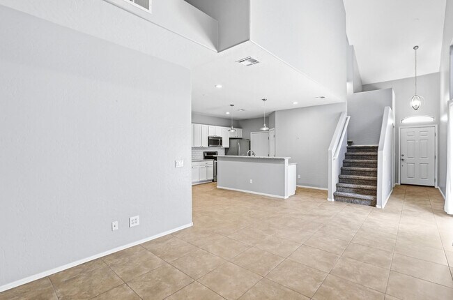 Building Photo - 2027 E University Dr