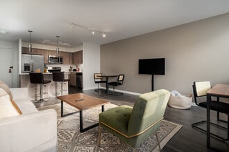 Building Photo - 901 S Ashland Ave