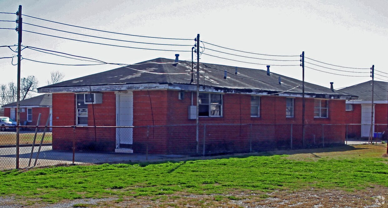 Building Photo - 8620 Chef Menteur Hwy