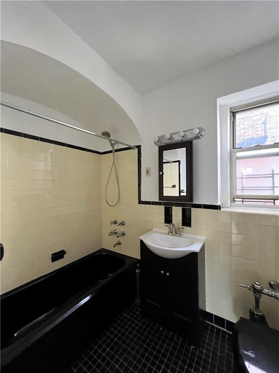 Building Photo - 570 Ocean Pkwy