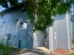 Building Photo - 3500 Rolling Green Dr