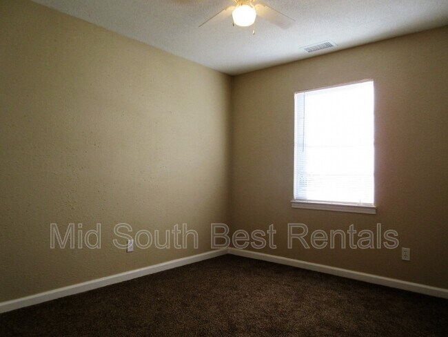 Building Photo - 4264 Westmont Rd