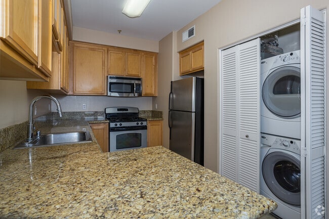 2BR, 1BA - 888SF - Park Lane Villas