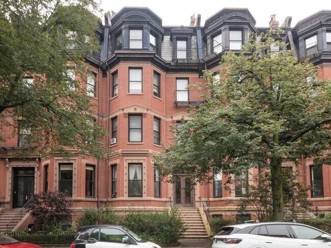 Building Photo - 275 Beacon St