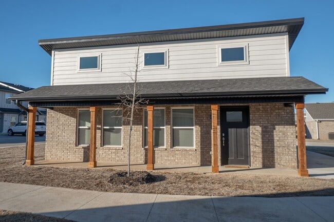 Building Photo - 2 Bedroom 2 Baths, close to UofA!!