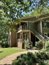 Building Photo - 2080 Woodlawn Dr SW
